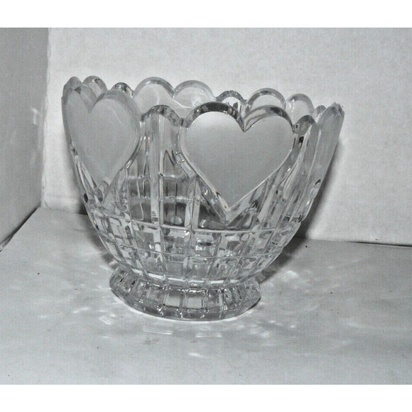 Bowl Vase Etched Hearts Footed Base - 24% PbO Lead Crystal - 1986 Love Vintage - Picture 2 of 3